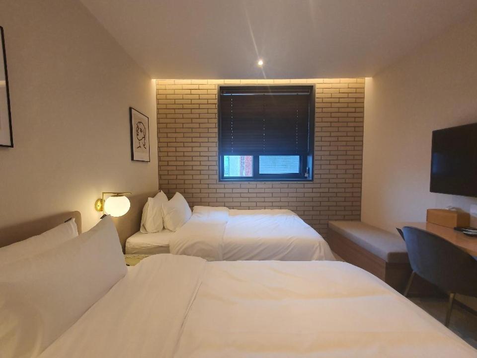 Gwangyang  Seven Bricks Hotel מראה חיצוני תמונה